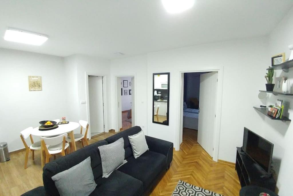 Apartment Wake Up For 4 贝尔格莱德 外观 照片
